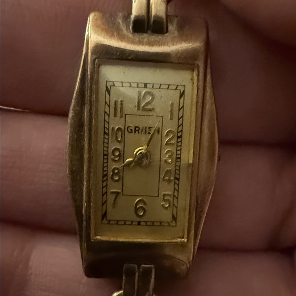 Gold-Tone Women’s Vintage 1920s Bracelet Watch - Elegant Gold Design - Picture 5 of 8